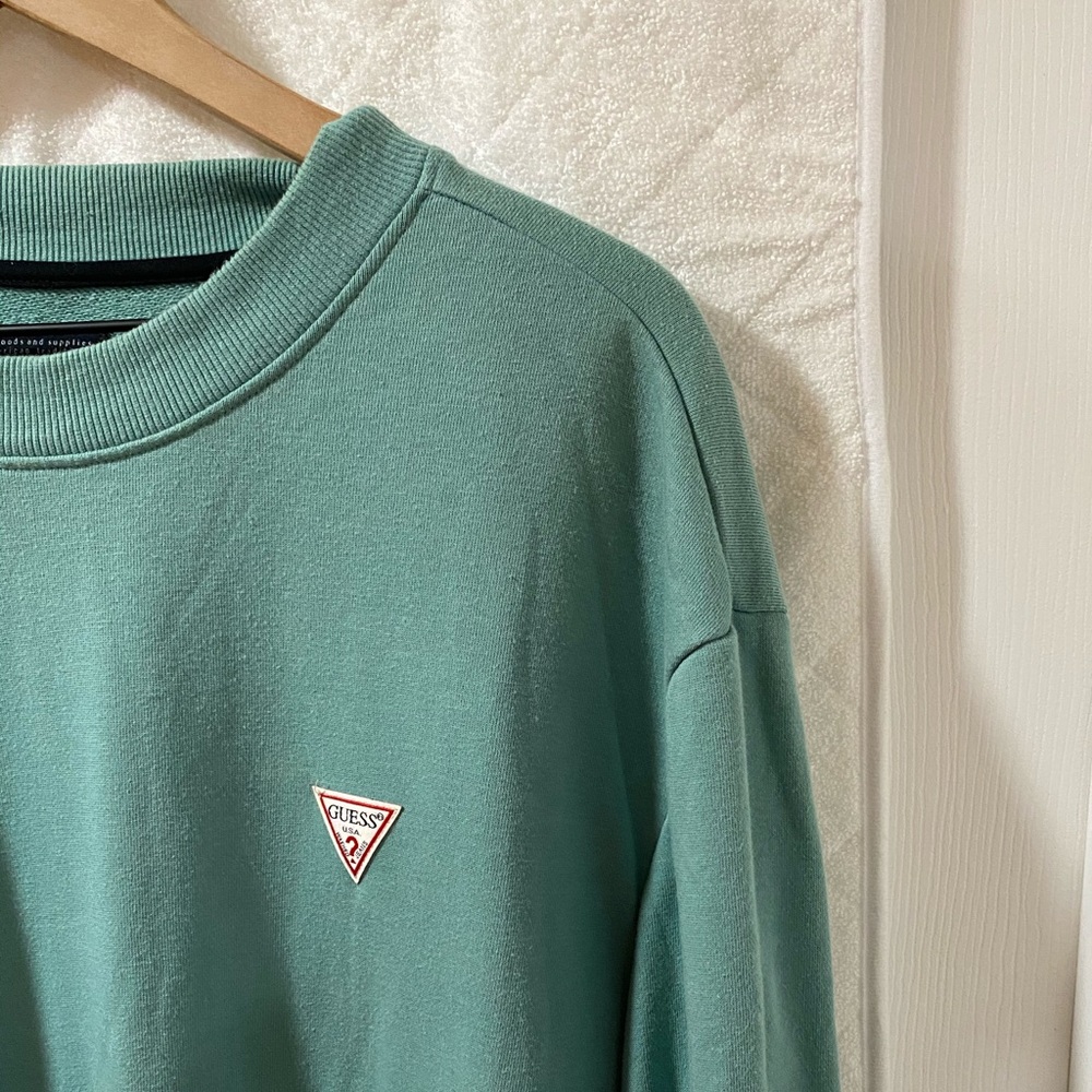 Guess Sweatshirt - Picture 2 of 4